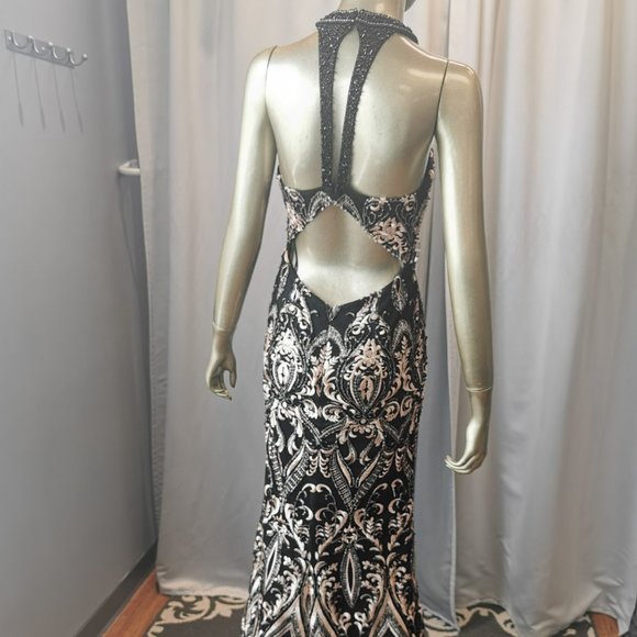 Size 6 black/gold formal/prom/ball gown with golden embroidered details - Picture 2 of 2
